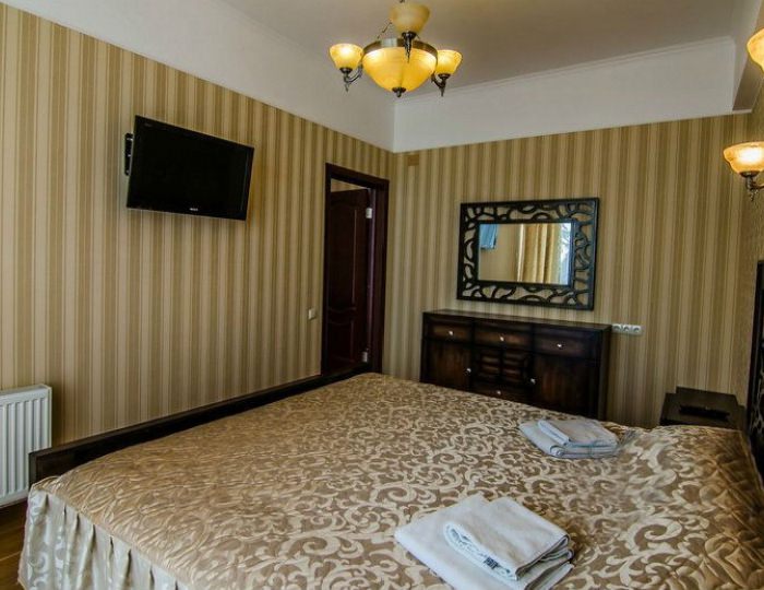 Люкс 2-комнатный, 5-й этаж, юг (корп.3) - Санаторий «Родина»